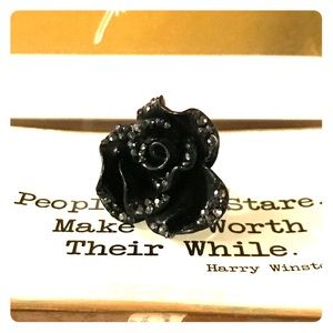 Betsey Johnson size 7 flower ring